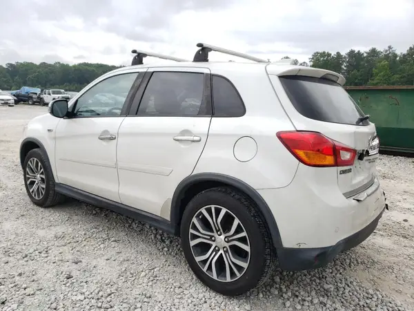 JA4AP3AU0HZ023895 2017 MITSUBISHI OUTLANDER - Image 2