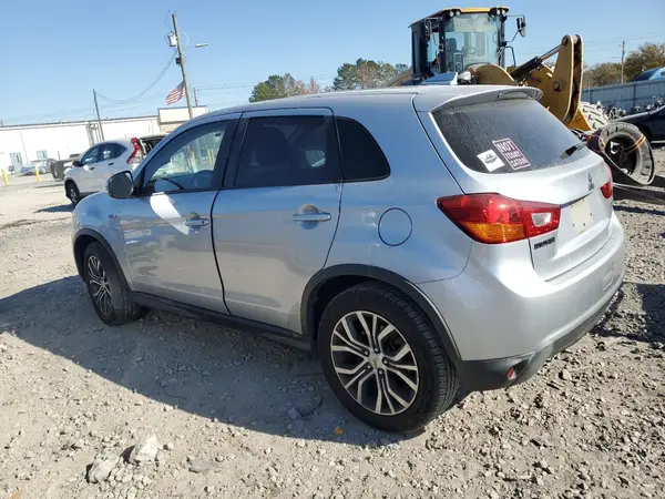 JA4AP3AU0HZ031866 2017 MITSUBISHI OUTLANDER - Image 2