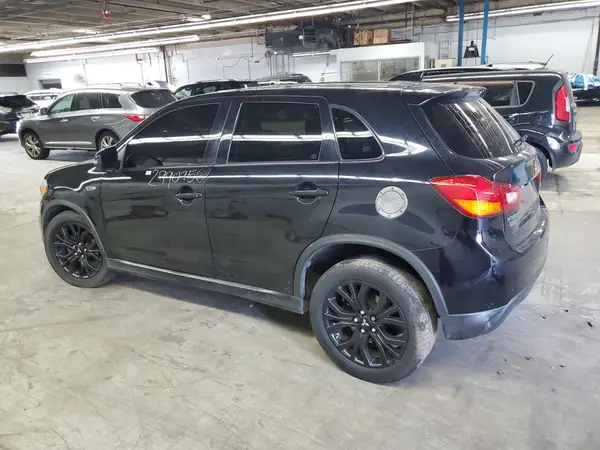 JA4AP3AU0HZ036324 2017 MITSUBISHI OUTLANDER - Image 2
