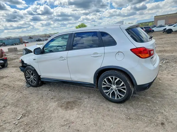 JA4AP3AU0HZ043130 2017 MITSUBISHI OUTLANDER - Image 2