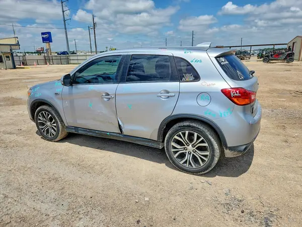 JA4AP3AU0HZ048893 2017 MITSUBISHI OUTLANDER - Image 2