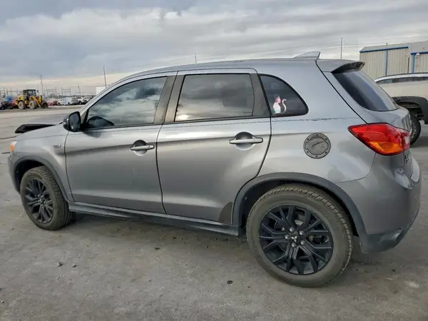 JA4AP3AU0HZ050059 2017 MITSUBISHI OUTLANDER - Image 2