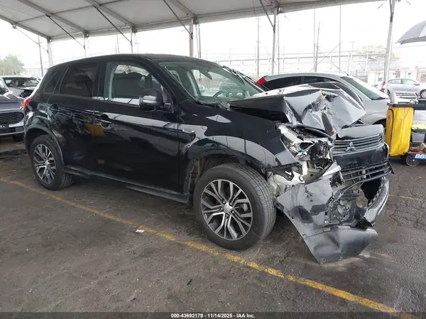 JA4AP3AU0HZ050157 2017 MITSUBISHI OUTLANDER - Image 1