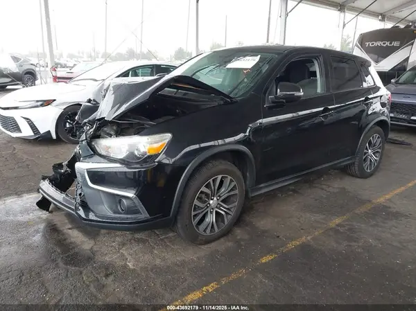 JA4AP3AU0HZ050157 2017 MITSUBISHI OUTLANDER - Image 2