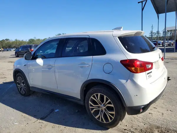 JA4AP3AU0HZ062549 2017 MITSUBISHI OUTLANDER - Image 2