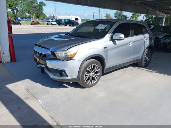 JA4AP3AU0HZ064222 2017 MITSUBISHI OUTLANDER - Image 2