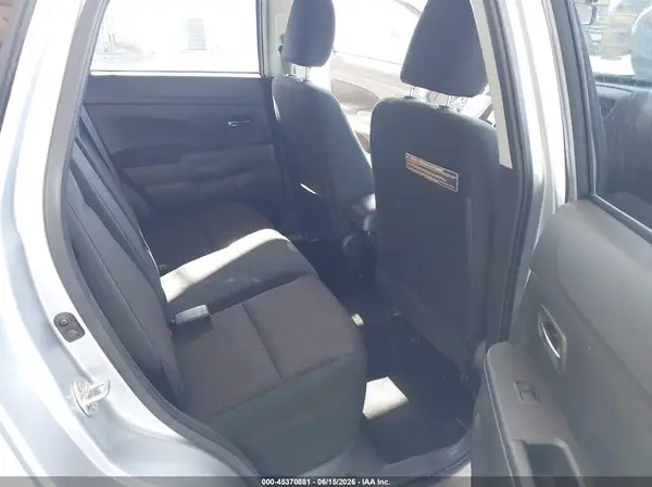 JA4AP3AU0HZ064222 2017 MITSUBISHI OUTLANDER - Image 8