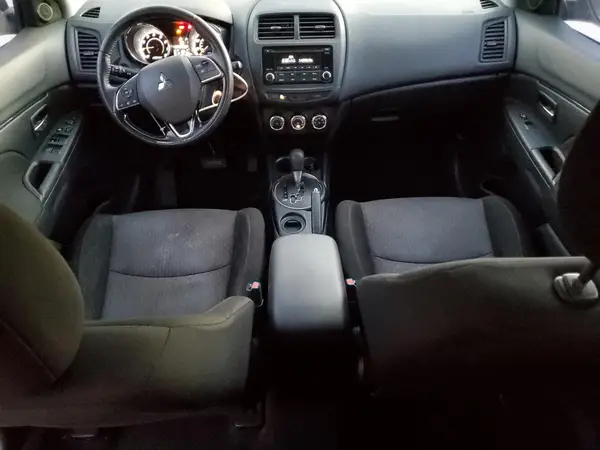 JA4AP3AU0HZ064589 2017 MITSUBISHI OUTLANDER - Image 8