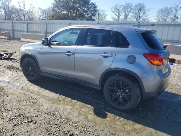 JA4AP3AU0HZ067587 2017 MITSUBISHI OUTLANDER - Image 2