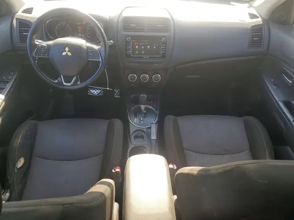 JA4AP3AU0HZ067587 2017 MITSUBISHI OUTLANDER - Image 8