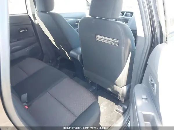 JA4AP3AU0HZ067654 2017 MITSUBISHI OUTLANDER - Image 8