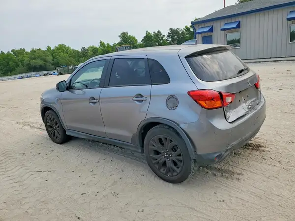 JA4AP3AU0HZ068013 2017 MITSUBISHI OUTLANDER - Image 2