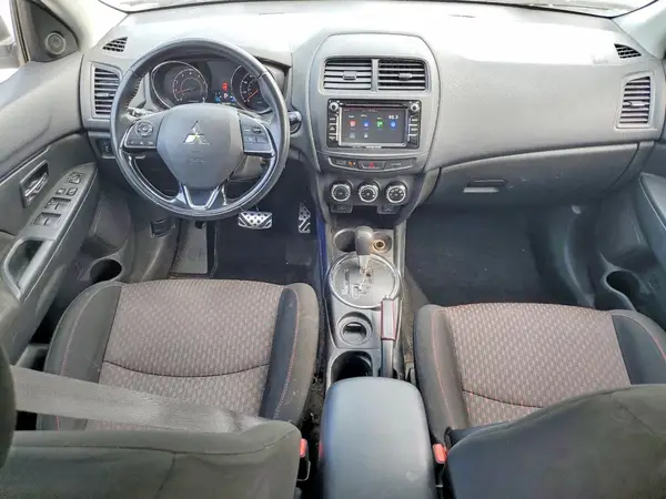 JA4AP3AU0HZ068013 2017 MITSUBISHI OUTLANDER - Image 8