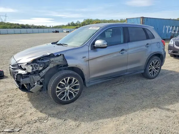 JA4AP3AU0JU002287 2018 MITSUBISHI OUTLANDER - Image 1