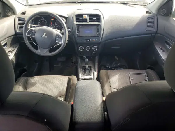 JA4AP3AU0JU002287 2018 MITSUBISHI OUTLANDER - Image 8