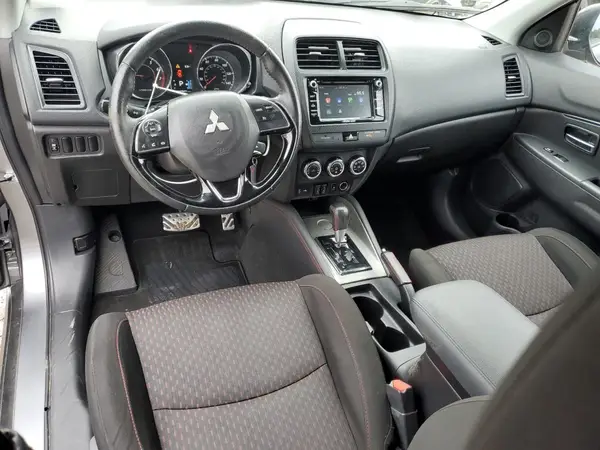JA4AP3AU0JU008882 2018 MITSUBISHI OUTLANDER - Image 8