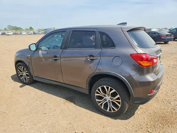 JA4AP3AU0JU011054 2018 MITSUBISHI OUTLANDER - Image 2