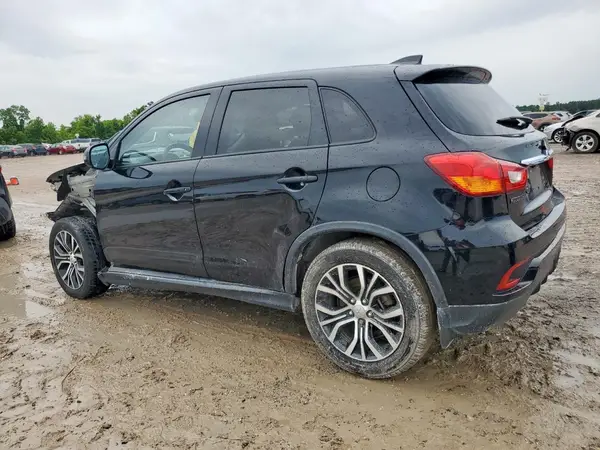 JA4AP3AU0JU011300 2018 MITSUBISHI OUTLANDER - Image 2