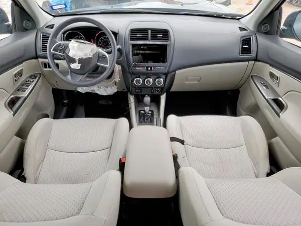 JA4AP3AU0JU011300 2018 MITSUBISHI OUTLANDER - Image 8