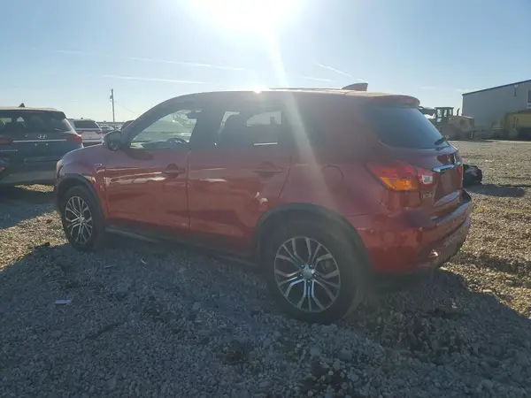 JA4AP3AU0JU011345 2018 MITSUBISHI OUTLANDER - Image 2