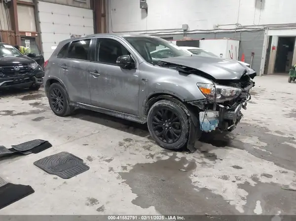 JA4AP3AU0JU011460 2018 MITSUBISHI OUTLANDER - Image 1