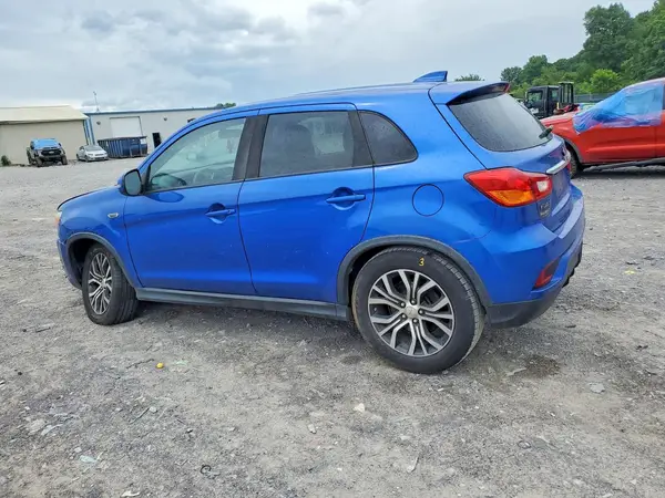JA4AP3AU0JU012205 2018 MITSUBISHI OUTLANDER - Image 2