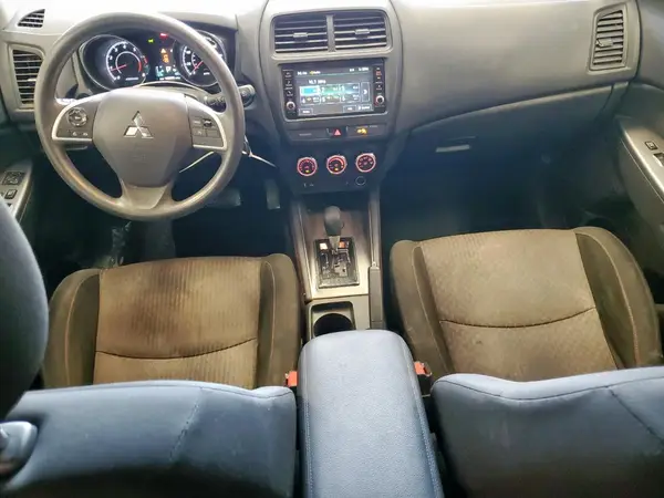 JA4AP3AU0JU019980 2018 MITSUBISHI OUTLANDER - Image 8