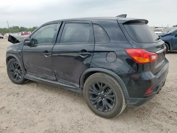 JA4AP3AU0JU021745 2018 MITSUBISHI OUTLANDER - Image 2