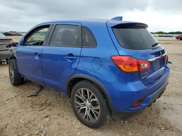 JA4AP3AU0JZ001644 2018 MITSUBISHI OUTLANDER - Image 2