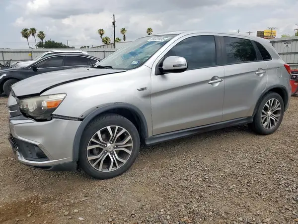 JA4AP3AU0JZ004124 2018 MITSUBISHI OUTLANDER - Image 1