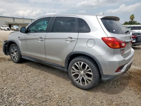 JA4AP3AU0JZ004124 2018 MITSUBISHI OUTLANDER - Image 2