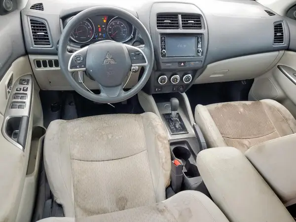 JA4AP3AU0JZ004124 2018 MITSUBISHI OUTLANDER - Image 8