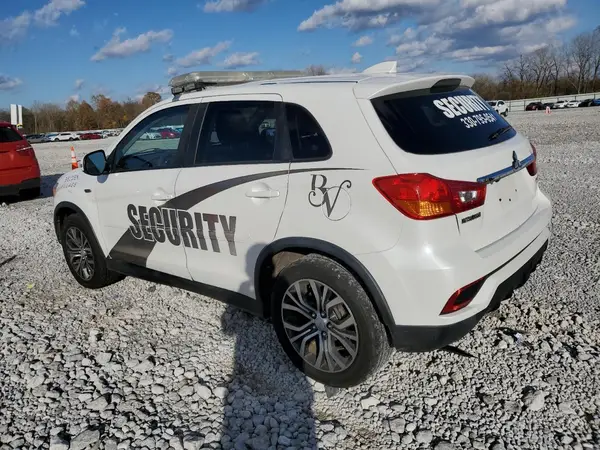 JA4AP3AU0JZ004317 2018 MITSUBISHI OUTLANDER - Image 2