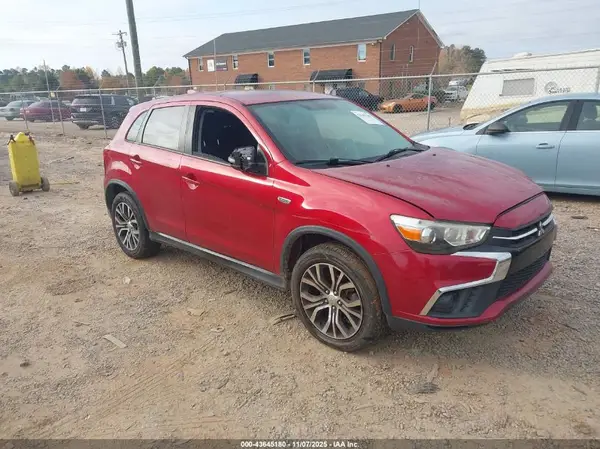 JA4AP3AU0JZ010036 2018 MITSUBISHI OUTLANDER - Image 1