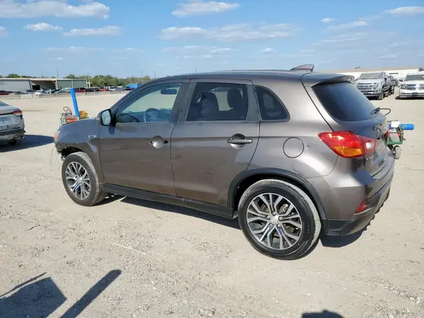 JA4AP3AU0JZ011137 2018 MITSUBISHI OUTLANDER - Image 2
