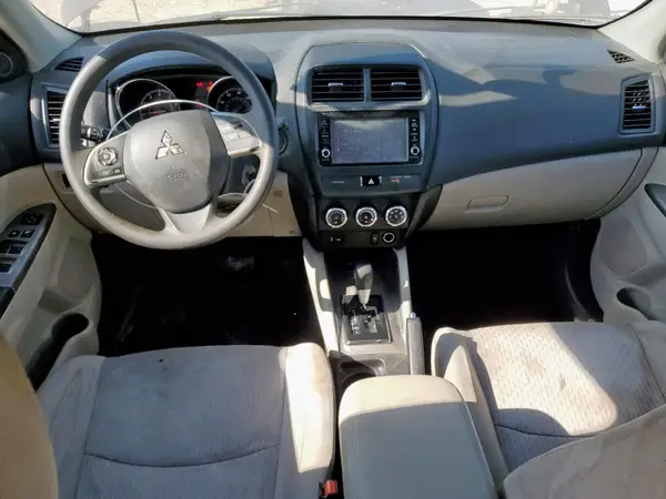 JA4AP3AU0JZ011137 2018 MITSUBISHI OUTLANDER - Image 8