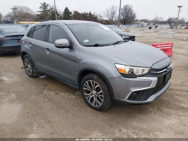 JA4AP3AU0JZ015110 2018 MITSUBISHI OUTLANDER - Image 1