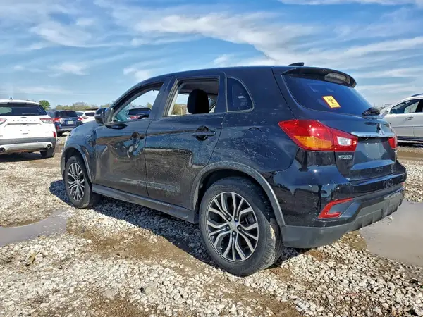 JA4AP3AU0KU007619 2019 MITSUBISHI OUTLANDER - Image 2