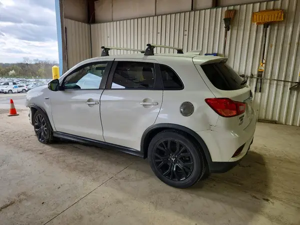 JA4AP3AU0KU008091 2019 MITSUBISHI OUTLANDER - Image 2