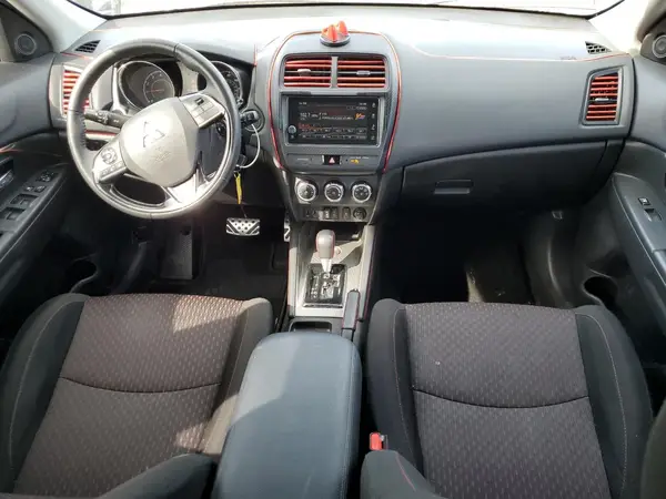 JA4AP3AU0KU009628 2019 MITSUBISHI OUTLANDER - Image 8