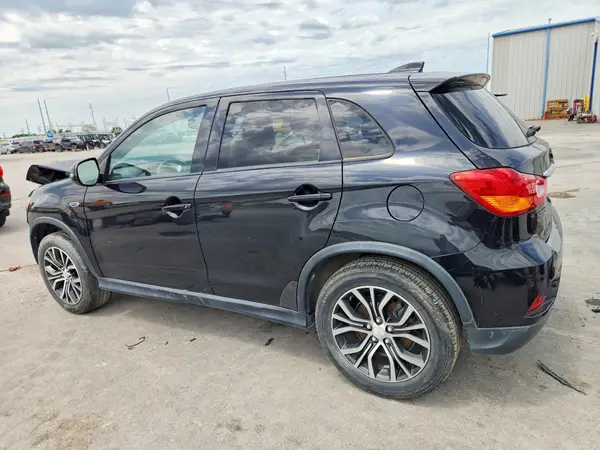 JA4AP3AU0KU012514 2019 MITSUBISHI OUTLANDER - Image 2