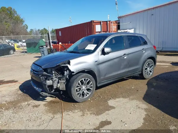 JA4AP3AU0KU015137 2019 MITSUBISHI OUTLANDER - Image 2