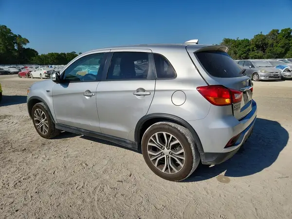 JA4AP3AU0KU018863 2019 MITSUBISHI OUTLANDER - Image 2