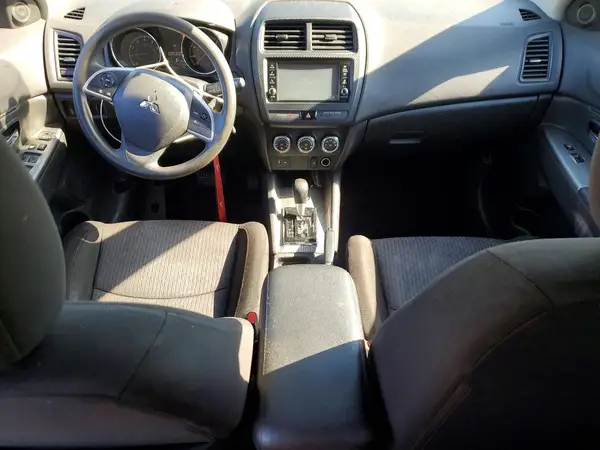 JA4AP3AU0KU019902 2019 MITSUBISHI OUTLANDER - Image 8