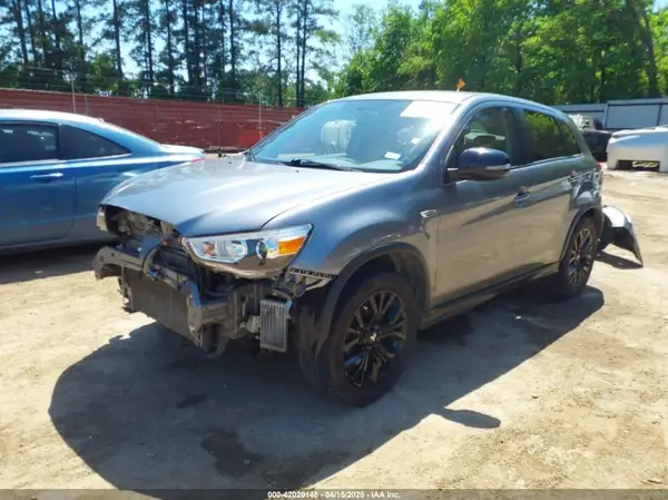 JA4AP3AU0KU027160 2019 MITSUBISHI OUTLANDER - Image 2
