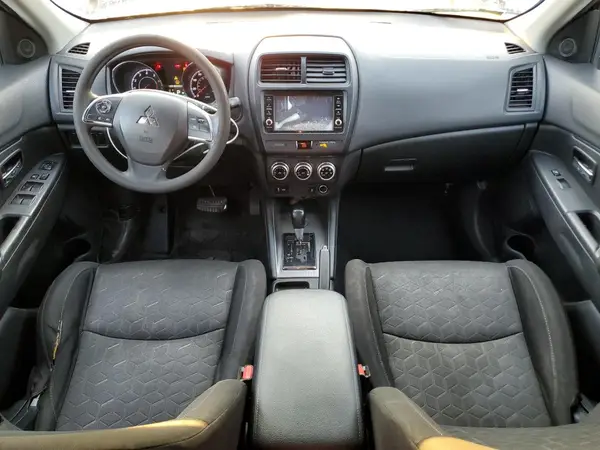 JA4AP3AU0LU006441 2020 MITSUBISHI OUTLANDER - Image 8