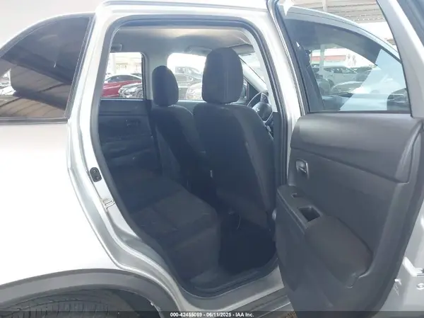 JA4AP3AU0LU031310 2020 MITSUBISHI OUTLANDER - Image 8