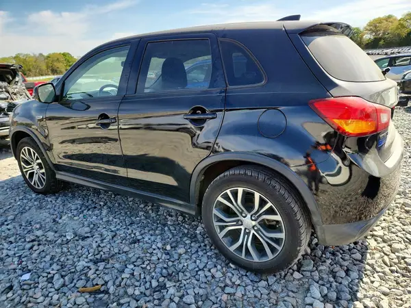 JA4AP3AU1HZ002716 2017 MITSUBISHI OUTLANDER - Image 2