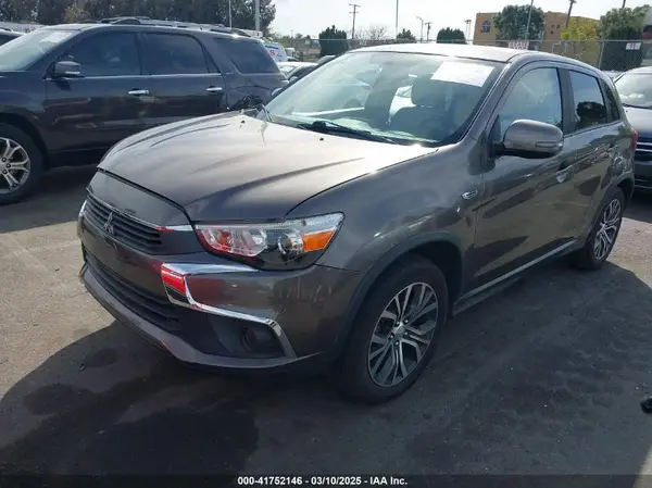 JA4AP3AU1HZ003199 2017 MITSUBISHI OUTLANDER - Image 2