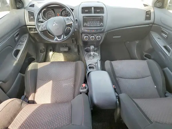 JA4AP3AU1HZ003588 2017 MITSUBISHI OUTLANDER - Image 8
